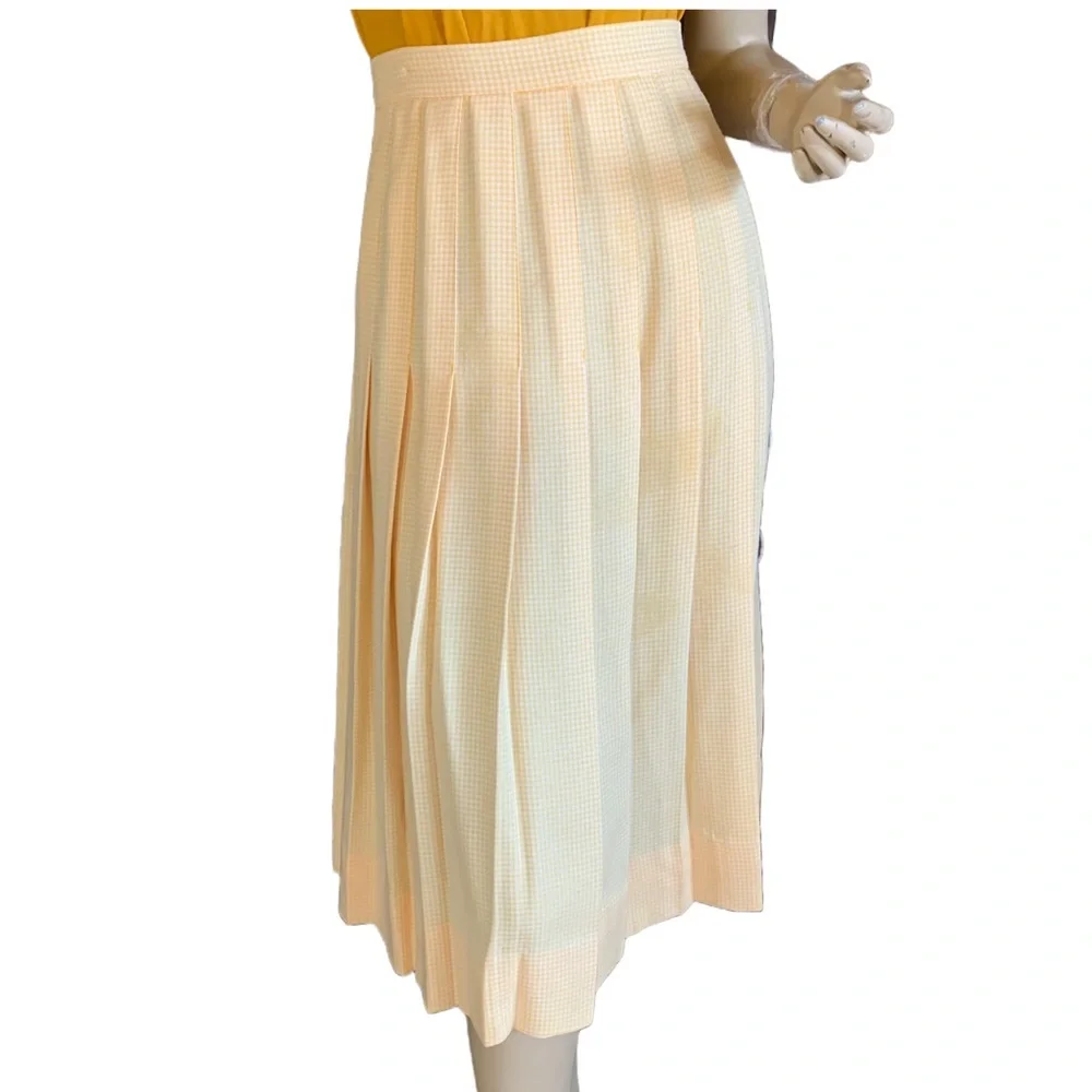 VINTAGE 1980'S YELLOW AND WHITE GINGHAM PRINT PLEATED A-LINE SKIRT (10)